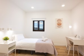 2 slaapkamers, een strijkplank/strijkijzer, gratis wifi, beddengoed