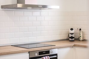 Refrigerador, microondas, horno y lavavajillas 