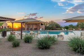 Piscine extérieure, piscine chauffée