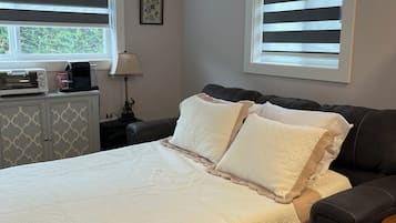1 habitación, tabla de planchar con plancha, wifi gratis y ropa de cama