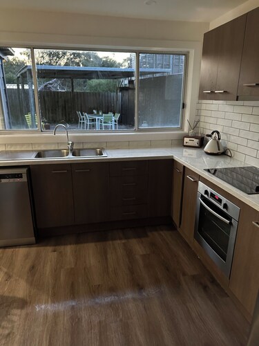 Poplar cottage Sandy point , 3 bedroom , 4 min walk to beach 