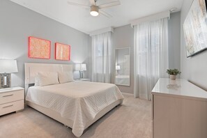 8 Schlafzimmer, Reisekinderbett, WLAN, Bettwäsche