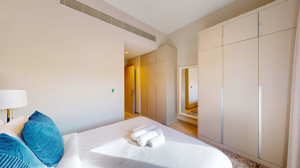 Mag Eye - Spacious Two Bedroom Townhouse - Dubai