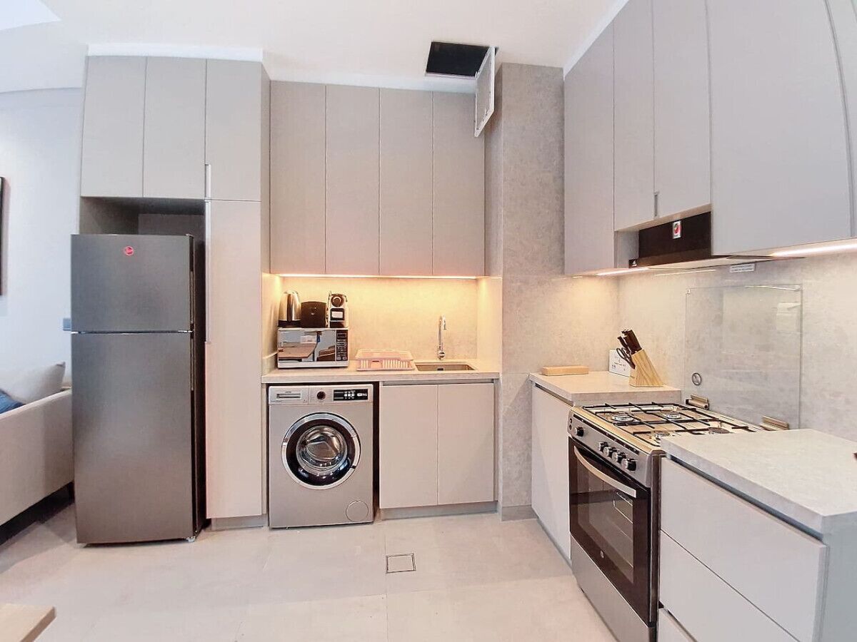 冰箱、微波炉、烤箱、炉灶