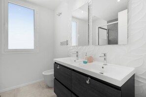 Shower, hair dryer, towels - Family apt in Mijas by Costarentals - Ref 254 (Las Lagunas de Mijas)