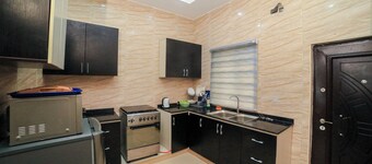 Charming 2-Bedroom House in Ajah with AC & WiFi