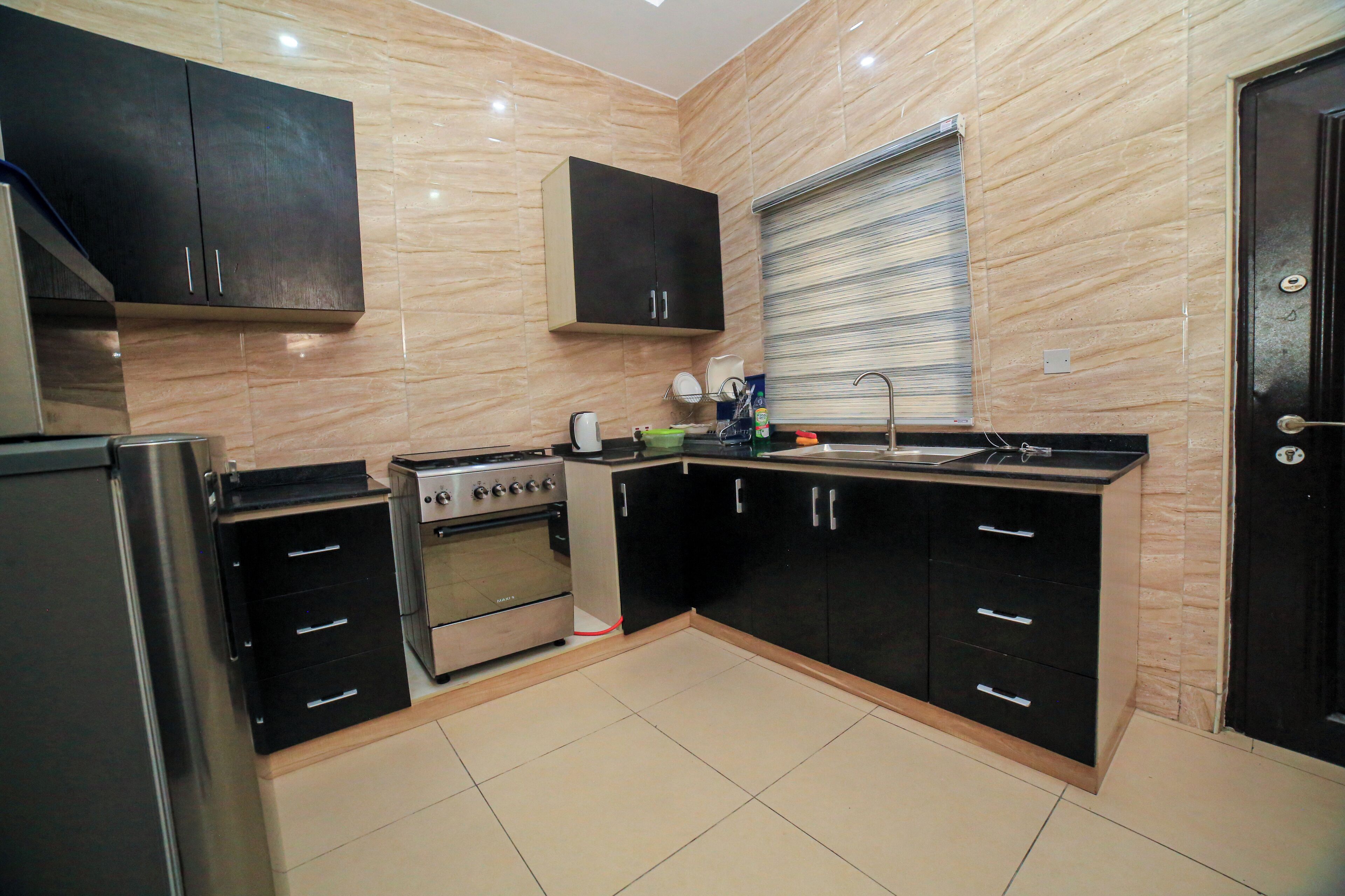 Micro-ondes, four, plaque de cuisson