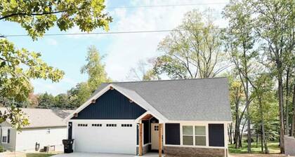 Modern Kentucky Lakefront Home + Dock