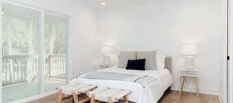 Modern Kentucky Lakefront Home + Dock