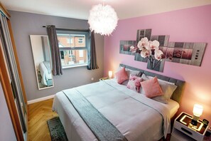 2 chambres, fer et planche à repasser, Wi-Fi gratuit, draps fournis