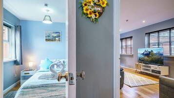 2 bedrooms, iron/ironing board, free WiFi, bed sheets