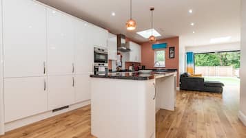 Fridge, microwave, oven, dishwasher