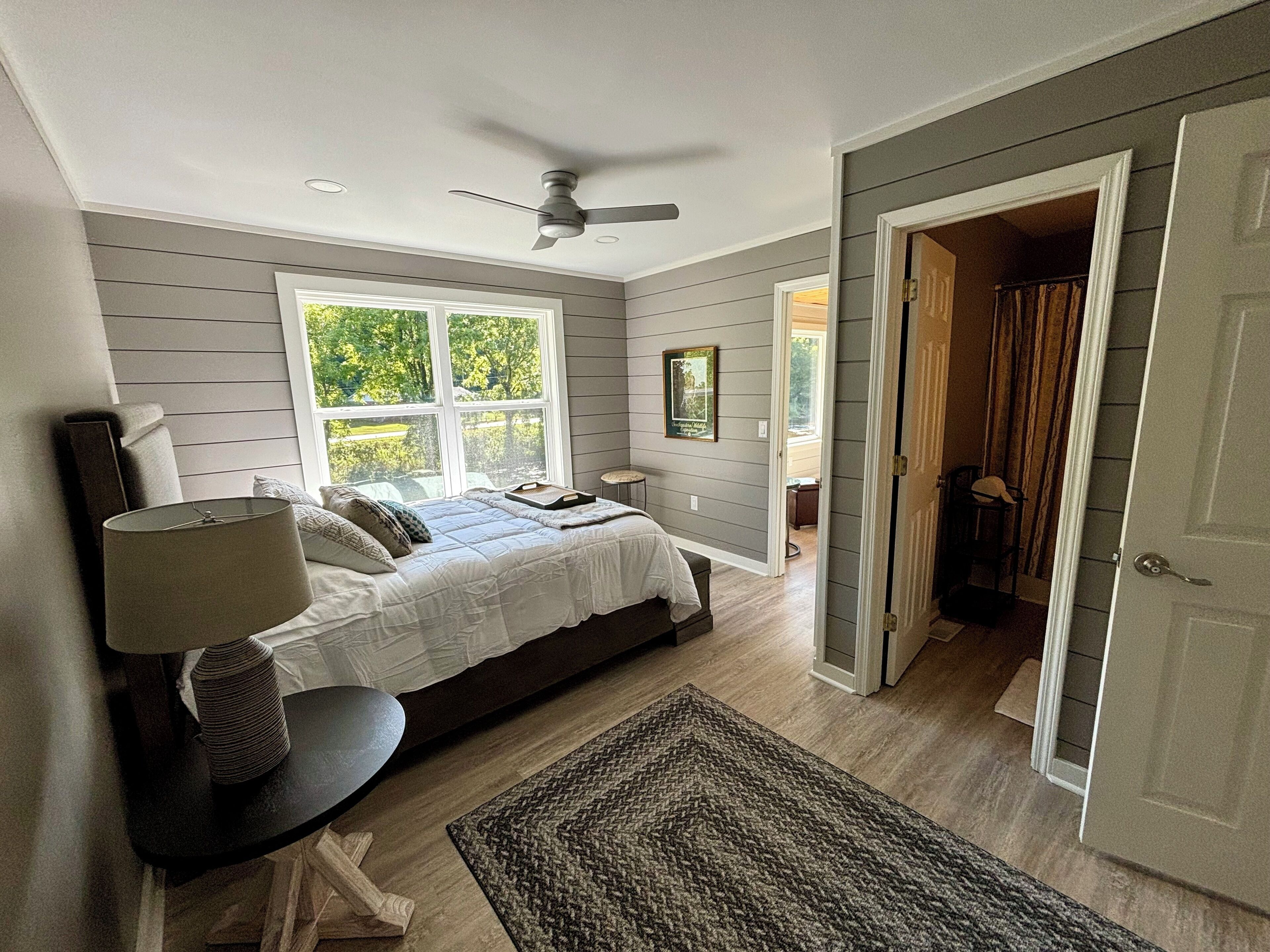 2 多间卧室、熨斗/熨衣板、免费 WiFi、床单