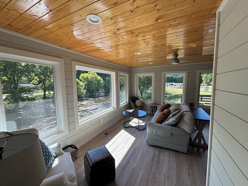 Spacious, Light Filled Apt. - Nestled along the Tuckasegee River, 2 Mi. from WCU