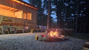 Property grounds - Ragnar's Retreat - Charming cabin in wonderful Pikeville with WiFi (Pikeville)
