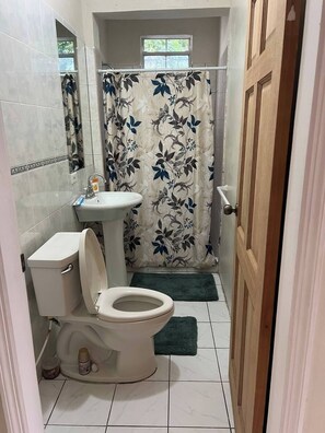 Dusch, bubbelbadkar, bidé och handdukar