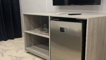 Familien-Doppelzimmer, Balkon | Minikühlschrank