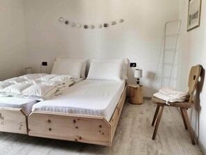 Căn hộ tiện nghi đơn giản, 2 phòng ngủ | Phòng cách âm, truy cập Internet không dây miễn phí, bộ trải giường 