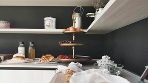 Daily buffet breakfast for a fee - CASA ESTER (Baselga di Pine)