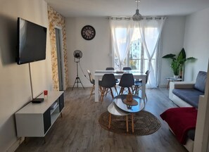 Living area - À 20 mn de la Mer ! Grand Appartement Escapade Montesquieu (Perpignan)