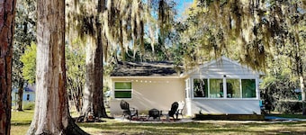 Charming 2-bedroom Cottage in Gainesville. 10 to UF