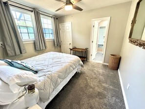 5 bedrooms, desk, free WiFi, bed sheets