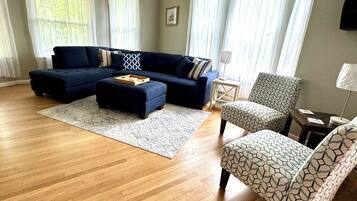 Smart TV, computer monitors