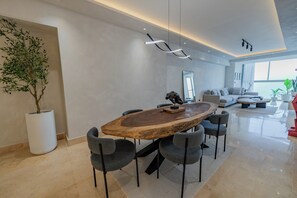 Dining - 2BR King Suite / Ocean View, Cinta Costera, Casco, Canal / WIFI 500mbps (Panama City)