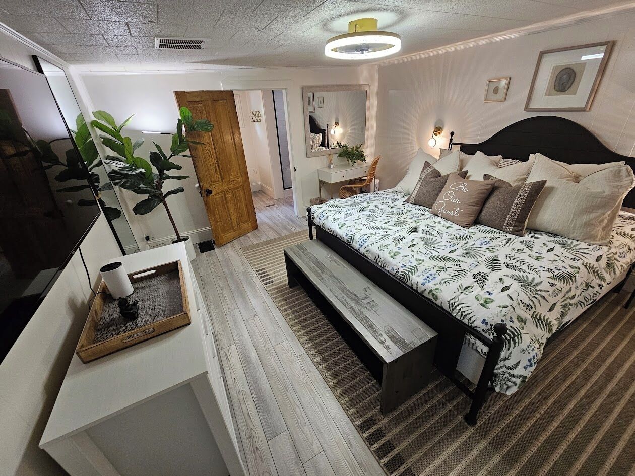 4 habitaciones, escritorio, tabla de planchar con plancha y wifi gratis 