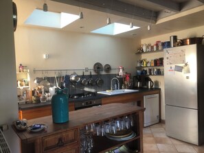 Køleskab, ovn, kogeplade, opvaskemaskine