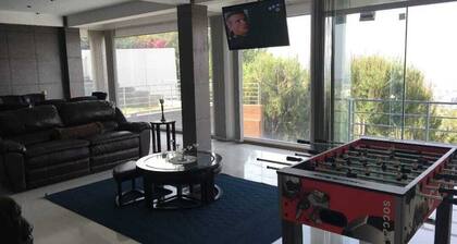 Best View in the City. Lovely 2-bedroom apartment with WiFi in Cochabamba