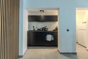 Kühlschrank, Herdplatte, Geschirrspüler