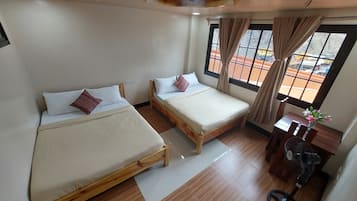 Comfort Quadruple Room | Desk, laptop workspace, free WiFi