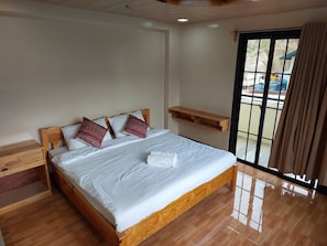 Executive Room, Non Smoking, Private Bathroom | Desk, laptop workspace, free WiFi - Quarry Bay Hometel (Sagada)