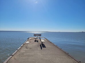Property grounds - Waterfront Cottage w/ boat dock

 (Blenheim)