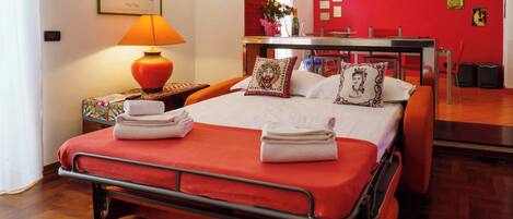 1 bedroom, iron/ironing board, WiFi, bed sheets