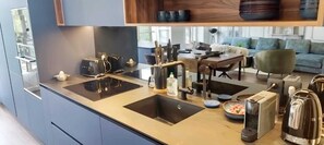 Micro-ondes, four, plaque de cuisson, lave-vaisselle