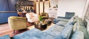 Living area - Charming 2-Bedroom Apartment in Marais area-Paris with AC (Paris)