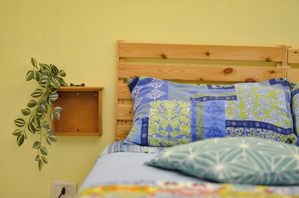 1 slaapkamer, een kluis op de kamer, een strijkplank/strijkijzer, wifi