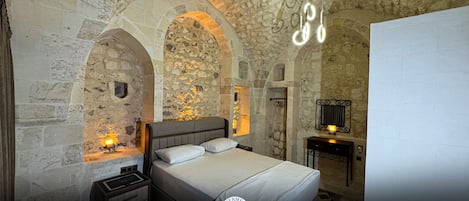 Habitación doble Deluxe, vista al patio | Sábanas de algodón egipcio, ropa de cama de alta calidad y edredón