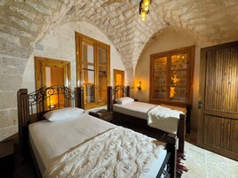 Mozaik - Standart Twin Bed Room | 埃及棉床单、高档床上用品、羽绒被、迷你吧