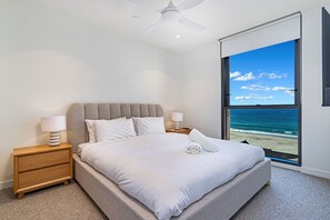 3 bedrooms, desk, free WiFi, bed sheets