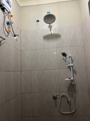 Toallas, jabón, papel de baño