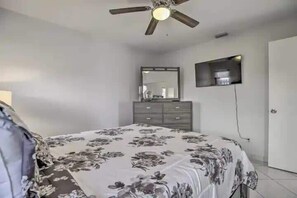 3 habitaciones, tabla de planchar con plancha, wifi y ropa de cama 