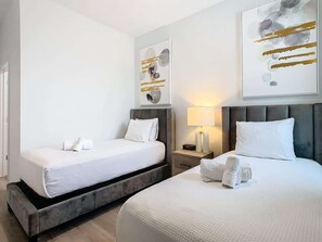 5 chambres, bureau, fer et planche à repasser, Wi-Fi gratuit