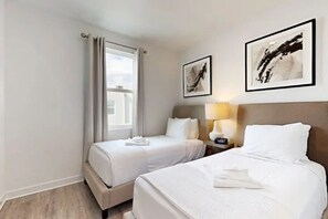 5 makuuhuonetta, työpöytä, silitysrauta/-lauta, ilmainen Wi-Fi