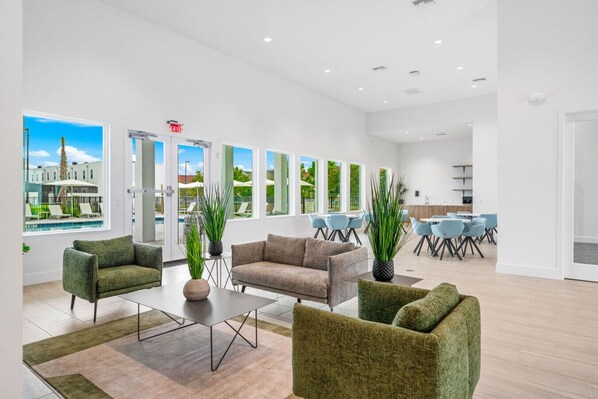 Interior - Cozy 4BR+Den w/Pool, Near Disney & Universal (Davenport)