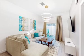 Smart TV - Relaxing Haven w/Pool, Close to Disney & Universal (Davenport)