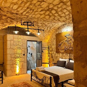 Family Quadruple Room | Desk, laptop workspace, soundproofing, free WiFi