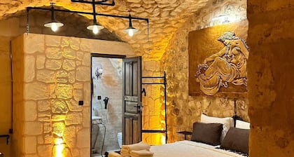 Cleopatra Antique Hotel